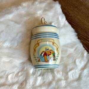 Lenox Disney Winnie the Pooh "Pepper" honey pot shaker - Pepper Shaker ONLY*
